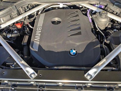 Used 2026 BMW X5 xDrive40i w/ M Sport Package image 16