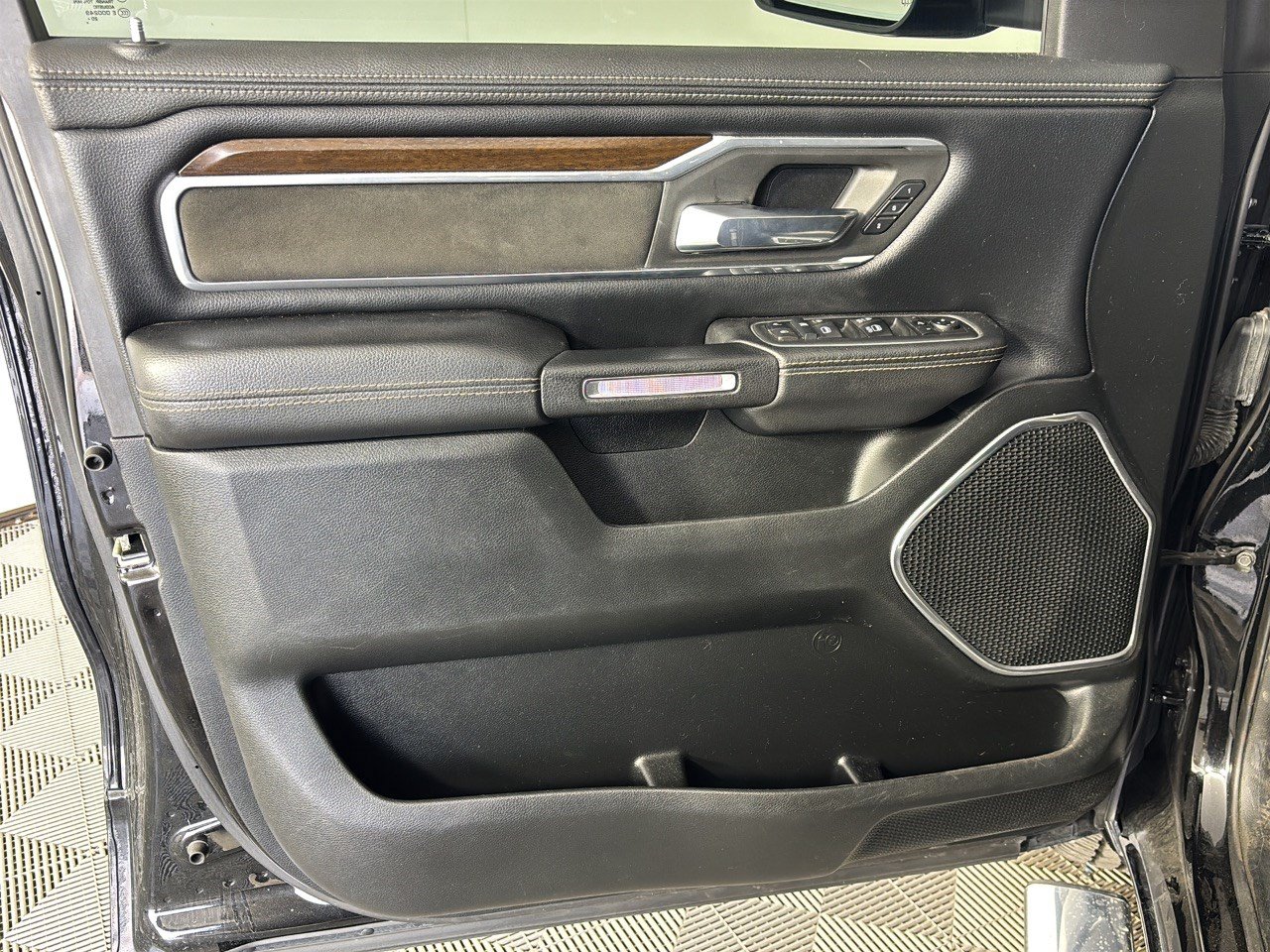 Used 2021 RAM 1500 Laramie RWD image 14
