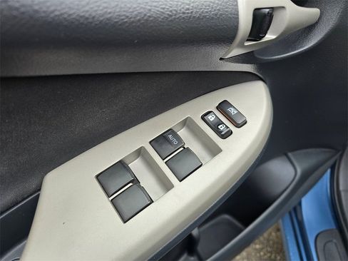 Used 2013 Toyota Corolla LE image 24