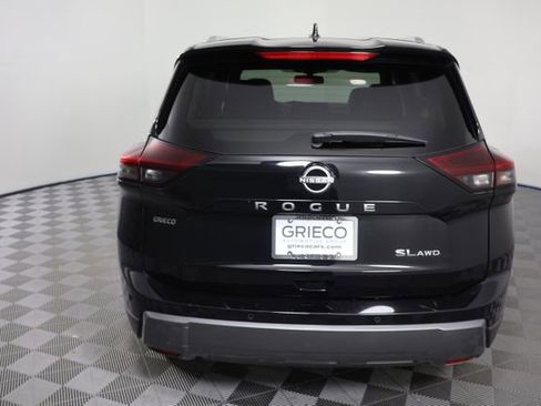 Used 2024 Nissan Rogue SL AWD/4WD image 7