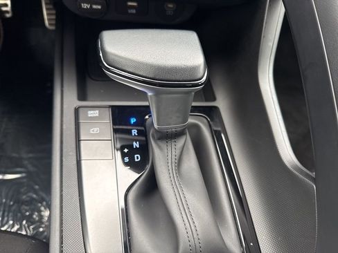 Used 2025 Hyundai Elantra Sport FWD image 23