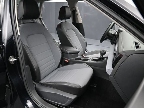 Used 2026 Volkswagen Jetta SE FWD image 26