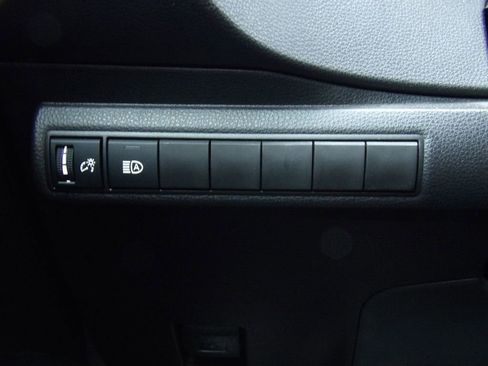 Used 2025 Toyota Corolla LE FWD image 12