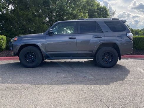 Used 2023 Toyota 4Runner SR5 Premium w/ Moonroof Package RWD image 9