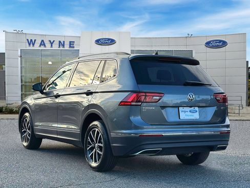 Used 2021 Volkswagen Tiguan SE w/ Panoramic Sunroof Package image 4