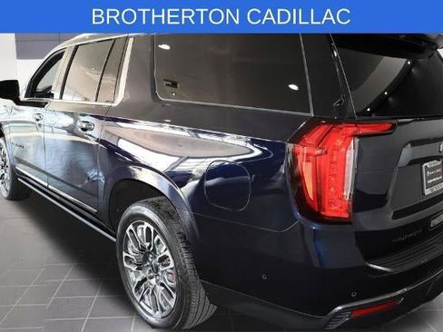 Used 2023 GMC Yukon XL Denali Ultimate AWD/4WD image 3