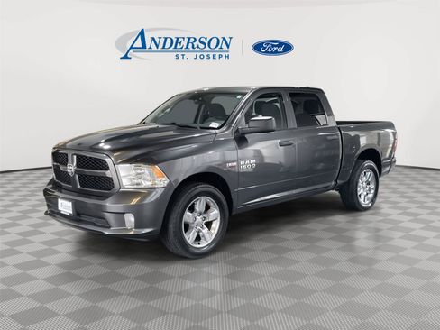 Used 2019 RAM 1500 Express w/ Express Value Package AWD/4WD image 1