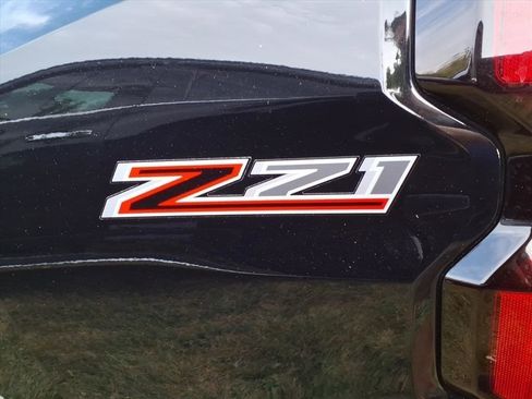 Used 2024 Chevrolet Colorado Z71 w/ Z71 Convenience Package 2 image 9