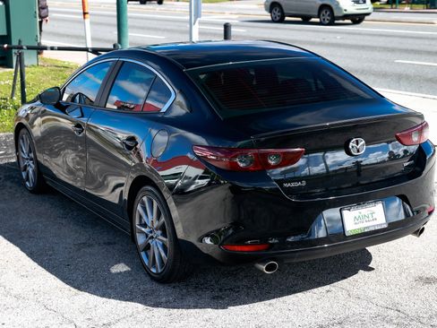 Used 2021 MAZDA MAZDA3 s image 10