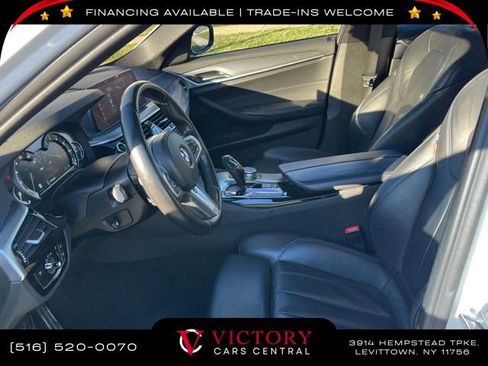 Used 2019 BMW 530i xDrive w/ M Sport Package image 9