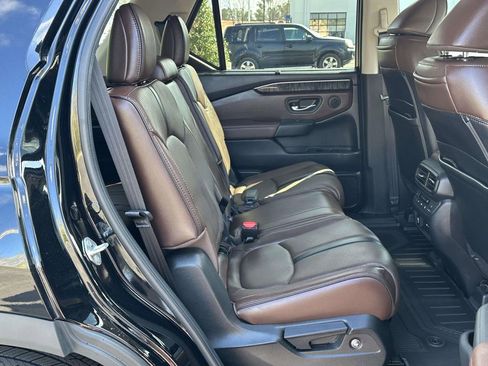 Certified 2025 Honda Pilot Elite image 8
