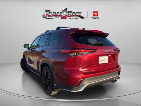 Used 2023 Toyota Highlander XSE image 6