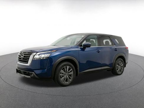 Used 2025 Nissan Pathfinder SV AWD/4WD image 3