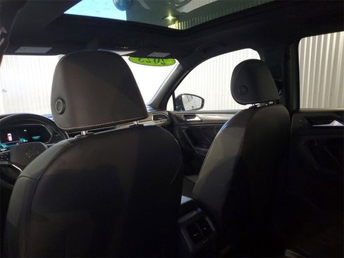 Used 2023 Volkswagen Tiguan SE R-Line image 13