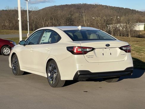 Used 2025 Subaru Legacy Premium AWD/4WD image 6