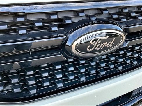 Used 2025 Ford Ranger Lariat w/ Black Appearance Package image 27