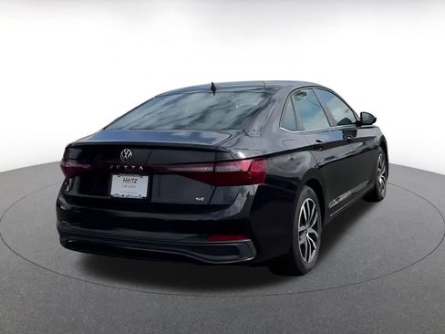 Used 2025 Volkswagen Jetta SE image 14