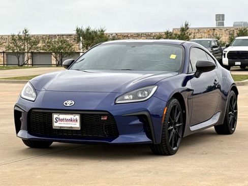 Used 2026 Toyota GR86 Premium RWD image 3