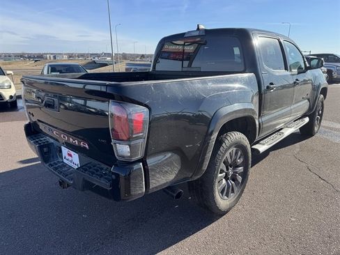 Used 2021 Toyota Tacoma Limited image 4