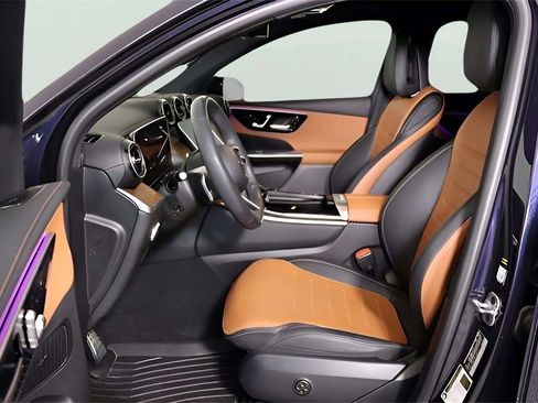 Used 2024 Mercedes-Benz GLC 300 4MATIC image 50