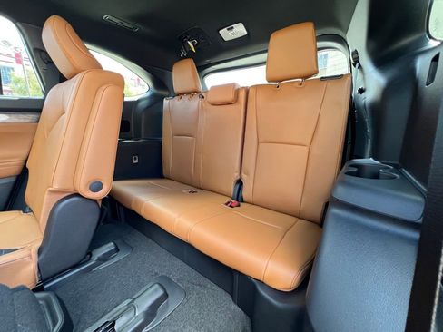 New 2026 Toyota Highlander Platinum AWD/4WD image 16