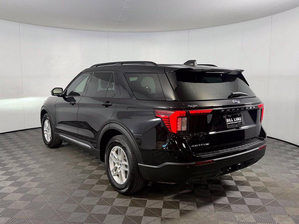 Used 2025 Ford Explorer Active RWD image 7