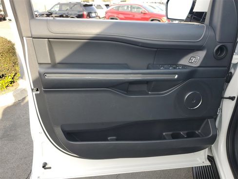Used 2024 Ford Expedition Max XLT image 22
