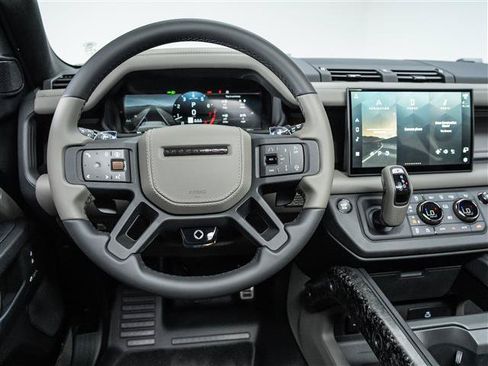 Used 2025 Land Rover Defender 110 AWD/4WD image 31