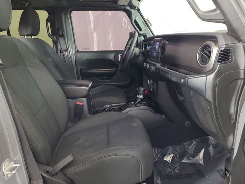 Used 2019 Jeep Wrangler Unlimited Sport S AWD/4WD image 18