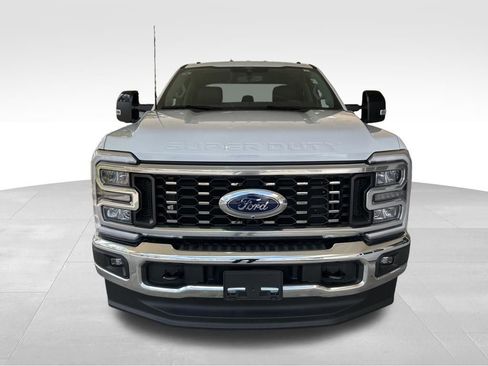 Used 2025 Ford F350 Lariat image 12