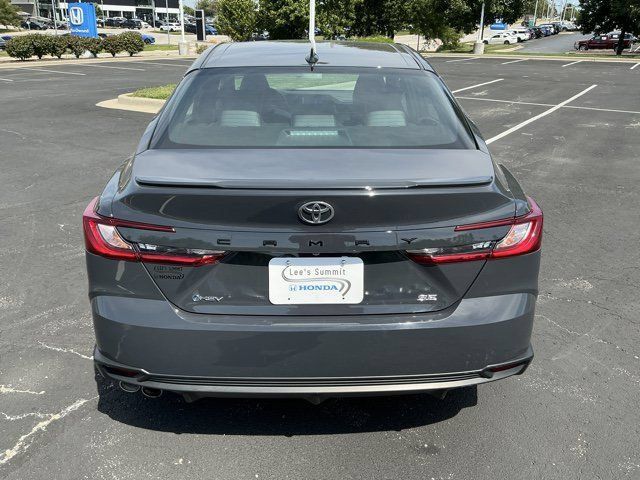 Used 2025 Toyota Camry SE FWD image 4