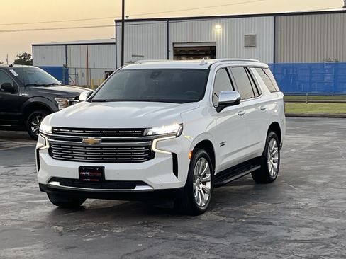Used 2021 Chevrolet Tahoe Premier w/ Premium Package RWD image 3