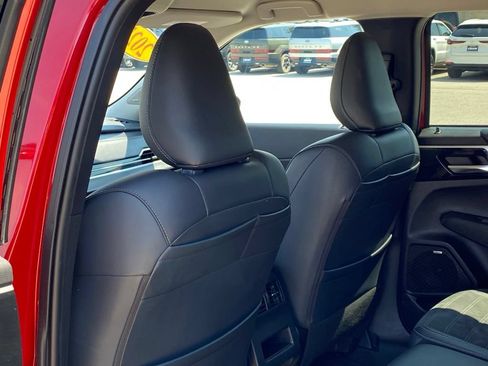 Used 2025 Mitsubishi Outlander SE AWD/4WD image 29