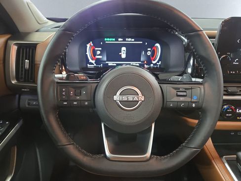 Used 2025 Nissan Pathfinder Platinum w/ Cargo Package AWD/4WD image 18
