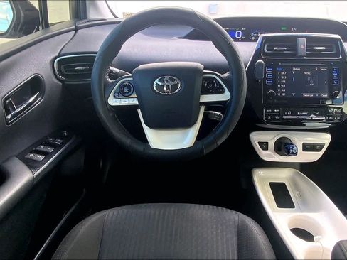 Used 2016 Toyota Prius Four FWD image 14