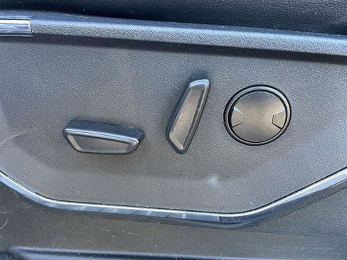 Used 2023 Ford F150 Lariat w/ Trailer Tow Package image 15