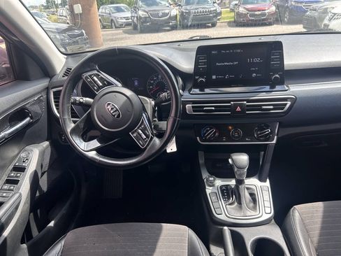 Used 2021 Kia Seltos S AWD/4WD image 11