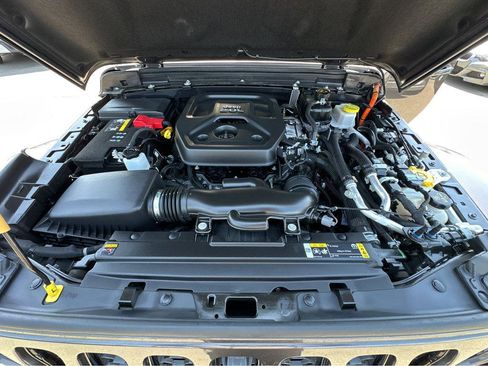 Used 2021 Jeep Wrangler Unlimited Sahara image 44