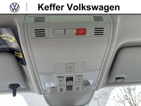 New 2026 Volkswagen Taos SE FWD image 25
