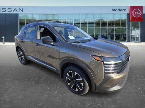 New 2026 Nissan Kicks SV w/ SV Premium Package image 3