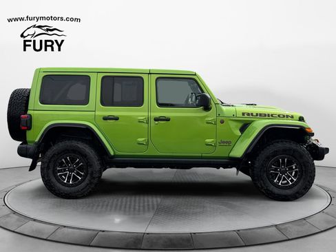 Used 2025 Jeep Wrangler Unlimited Rubicon AWD/4WD image 2