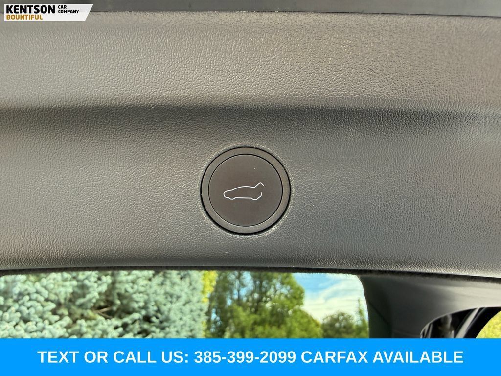 Used 2023 Tesla Model Y Long Range AWD/4WD image 29
