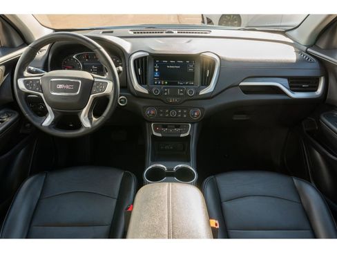 Used 2024 GMC Terrain SLT image 17