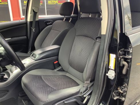 Used 2018 Dodge Journey SE w/ Connectivity Group FWD image 10