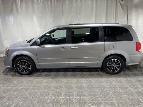Used 2017 Dodge Grand Caravan GT image 5