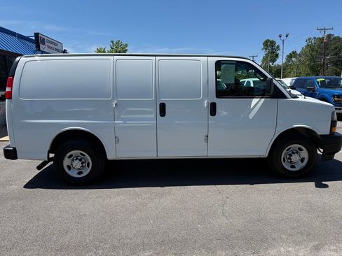 Used 2020 Chevrolet Express 2500 RWD image 13