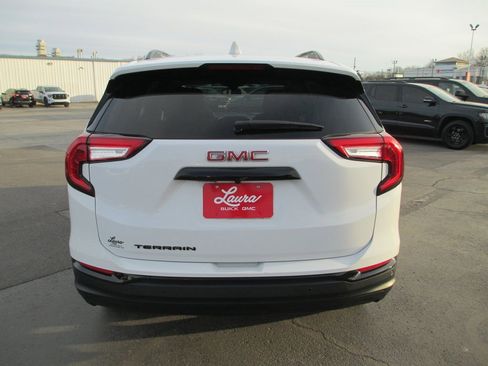 Certified 2022 GMC Terrain SLE w/ Elevation Edition image 6