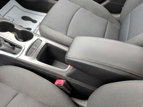 Used 2017 Chevrolet Cruze LT w/ Convenience Package FWD image 17