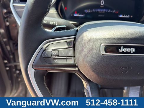 Used 2023 Jeep Grand Cherokee L Limited w/ Luxury Tech Group II AWD/4WD image 17