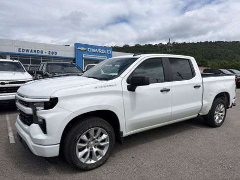 Used 2024 Chevrolet Silverado 1500 Custom RWD image 1